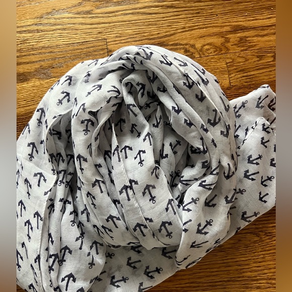 Francesca's White and Navy Anchor Scarf - Picture 4 of 5